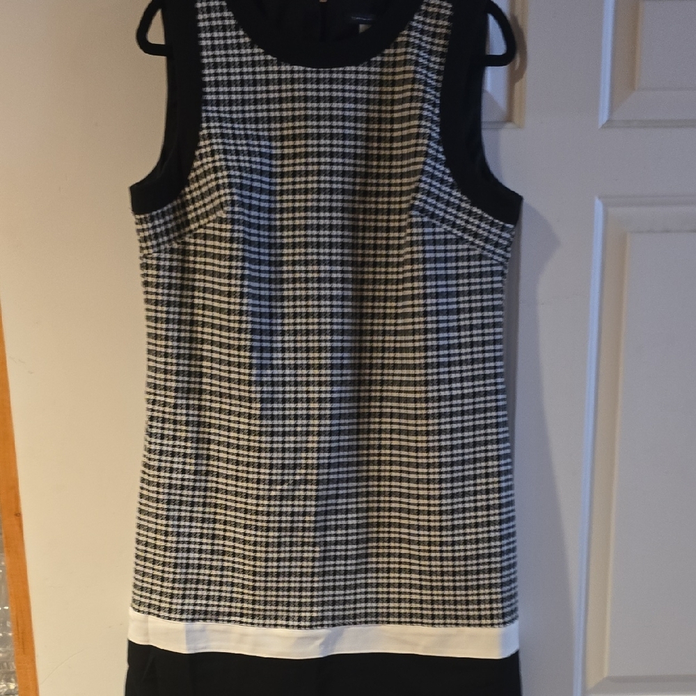 Tommy Hilfiger Black and White Sleeveless Sheath Dress
